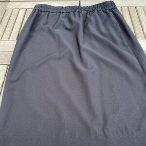 Black pull on, knee-length J Crew Factory skirt Sz L